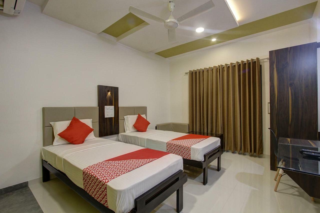 Oyo 39568 Alekha Gateway Hotel Sirsi ภายนอก รูปภาพ
