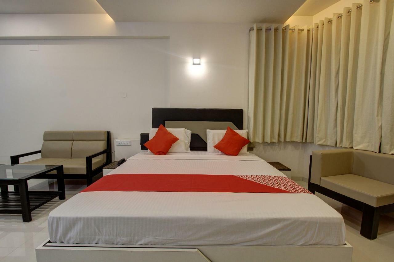 Oyo 39568 Alekha Gateway Hotel Sirsi ภายนอก รูปภาพ
